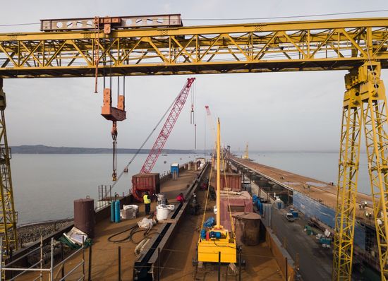 Crimean Bridge under construction