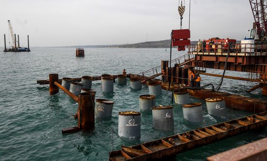 Crimean Bridge under construction
