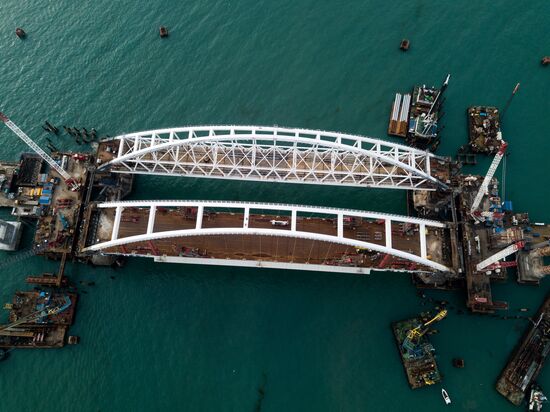 Crimean Bridge under construction