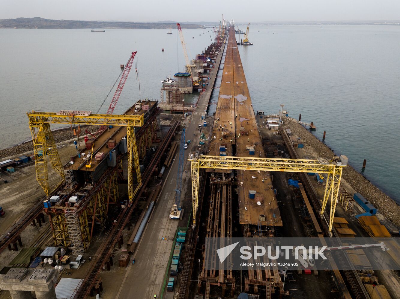 Crimean Bridge under construction