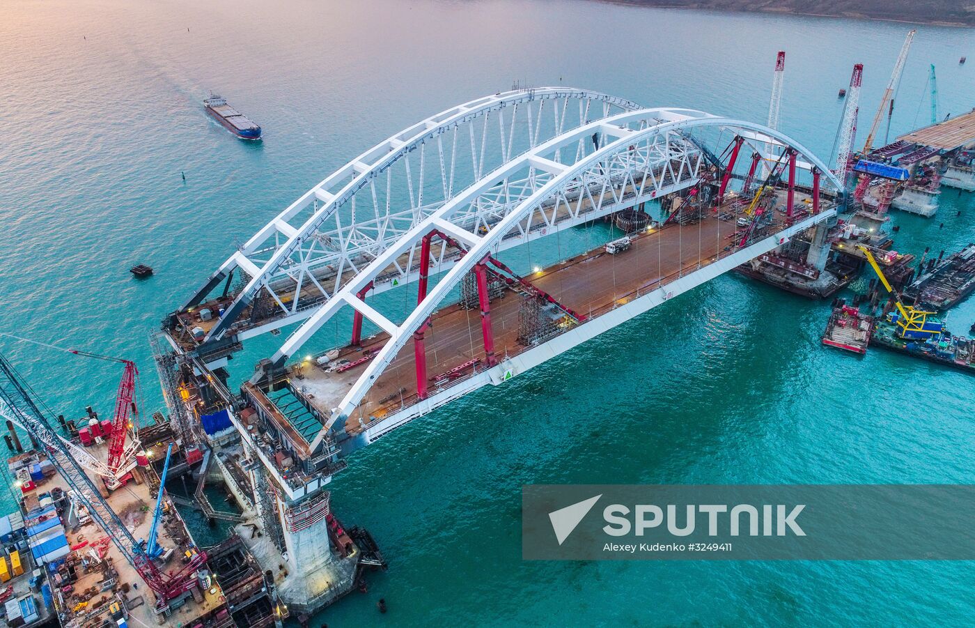 Crimean Bridge under construction
