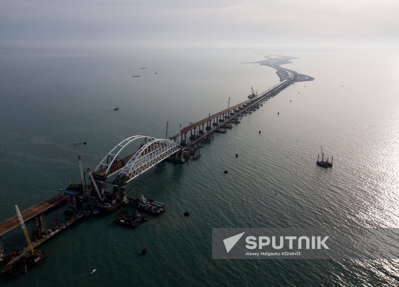 Crimean Bridge under construction