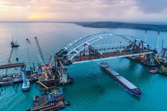 Crimean Bridge under construction