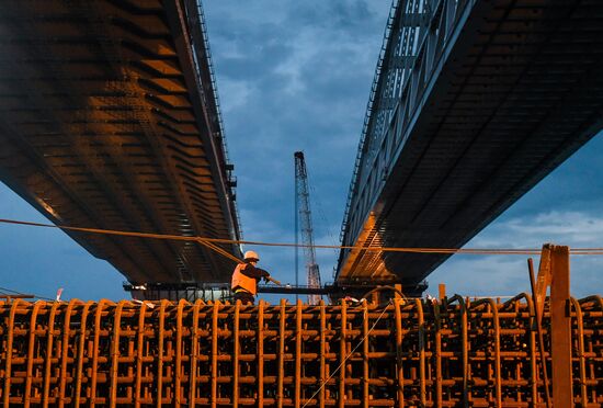 Crimean Bridge under construction