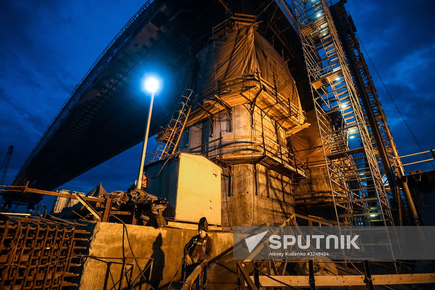 Crimean Bridge under construction