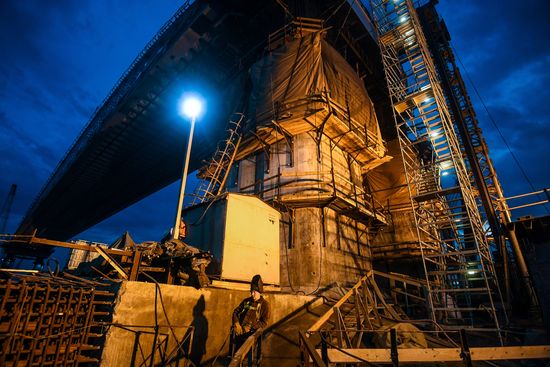 Crimean Bridge under construction