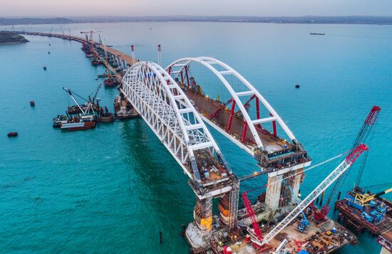 Crimean Bridge under construction