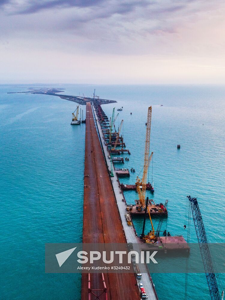Crimean Bridge under construction