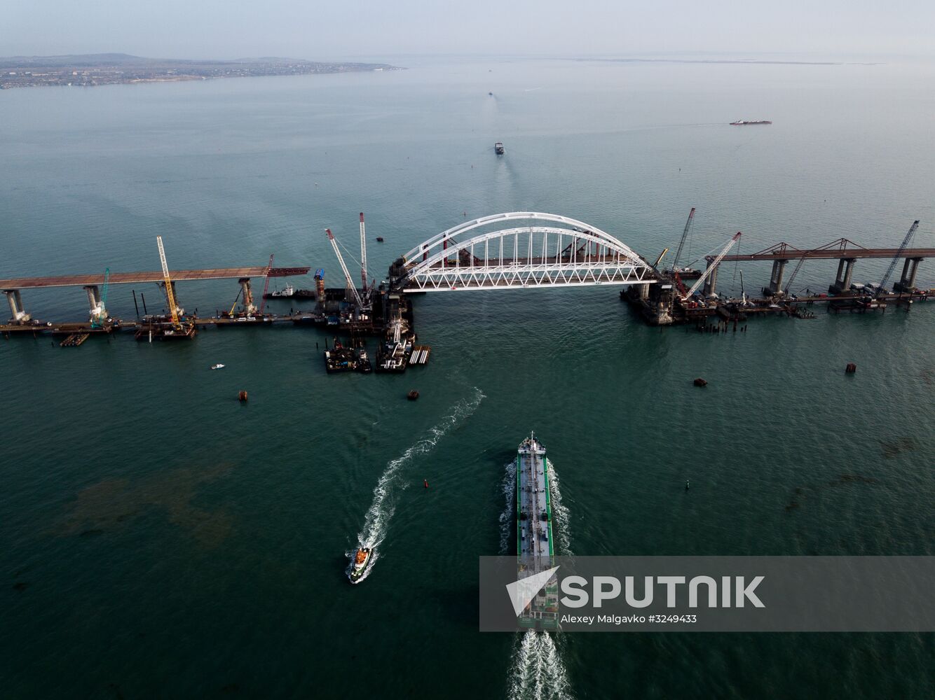 Crimean Bridge under construction
