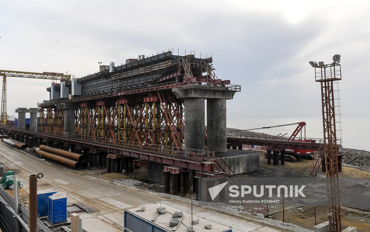 Crimean Bridge under construction