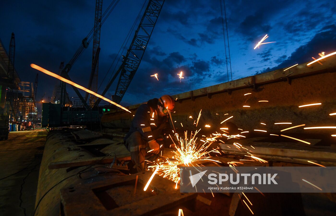 Crimean Bridge under construction