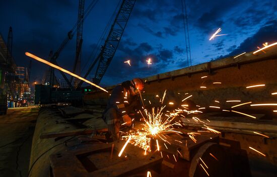 Crimean Bridge under construction