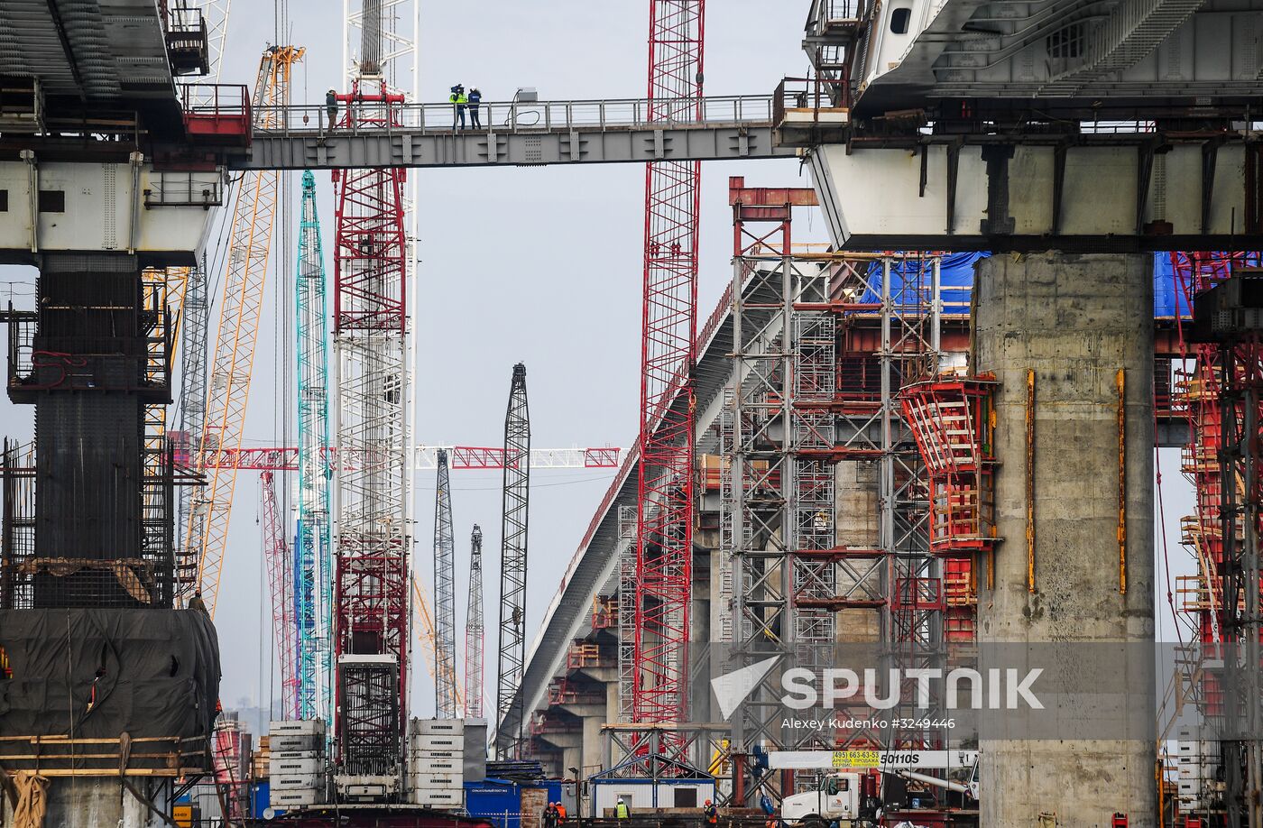 Crimean Bridge under construction