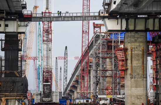 Crimean Bridge under construction