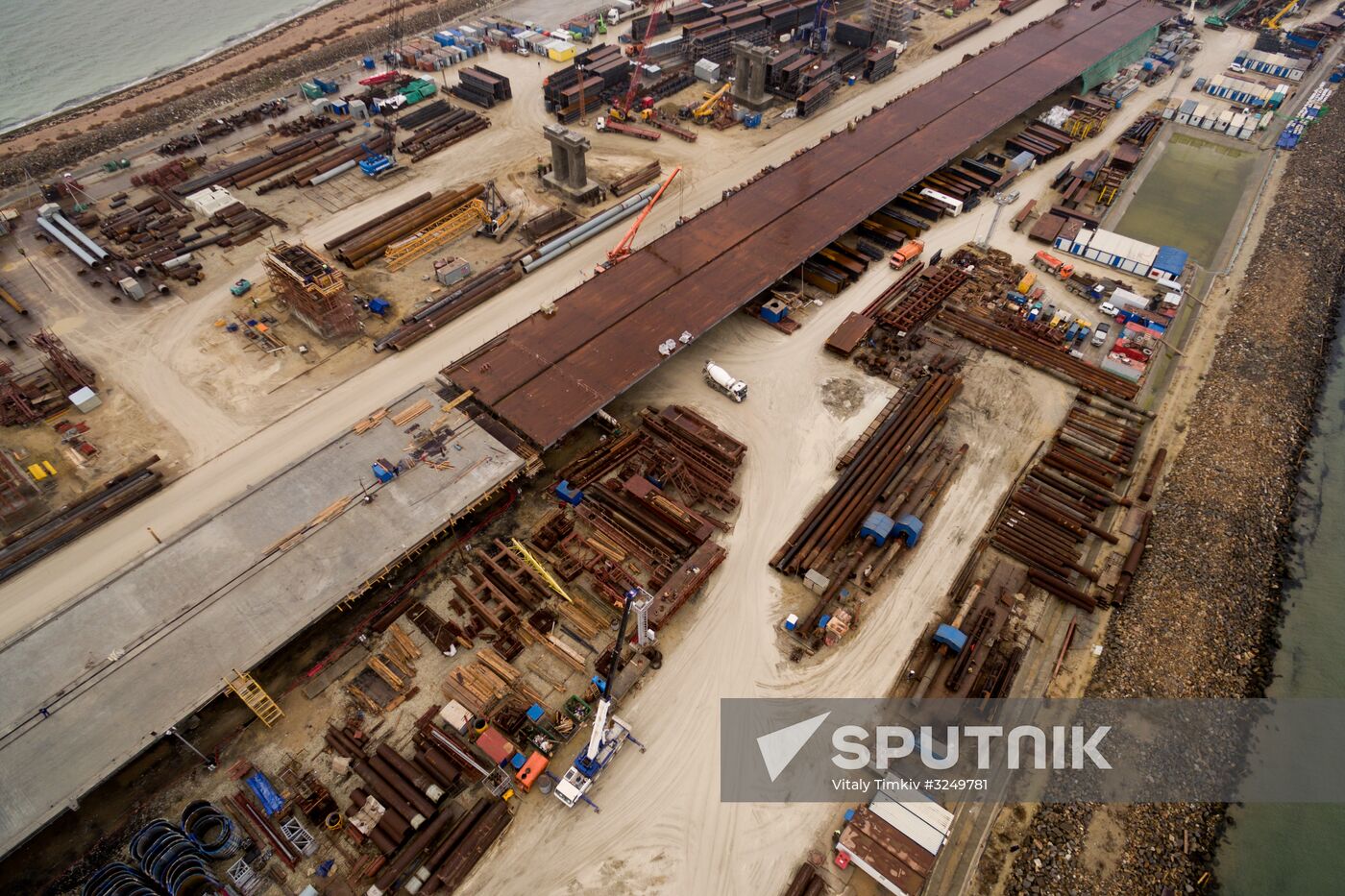 Crimean Bridge under construction
