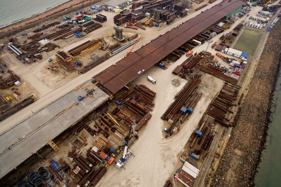 Crimean Bridge under construction