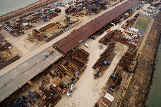 Crimean Bridge under construction