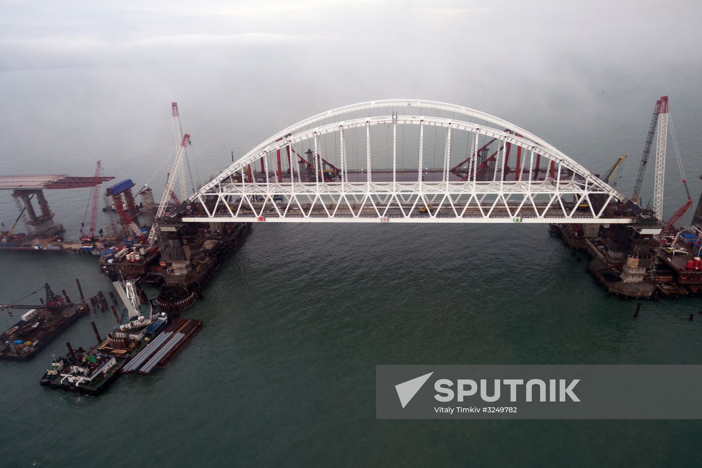 Crimean Bridge under construction