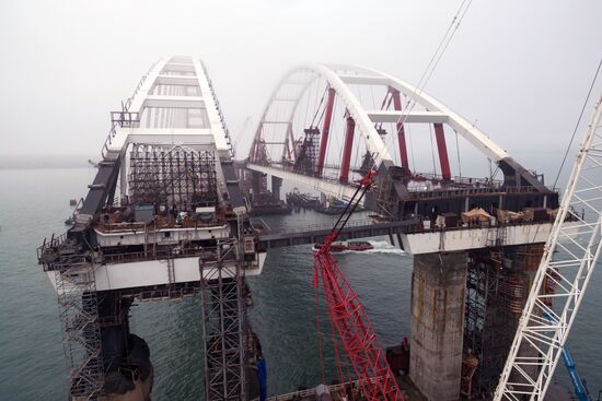 Crimean Bridge under construction