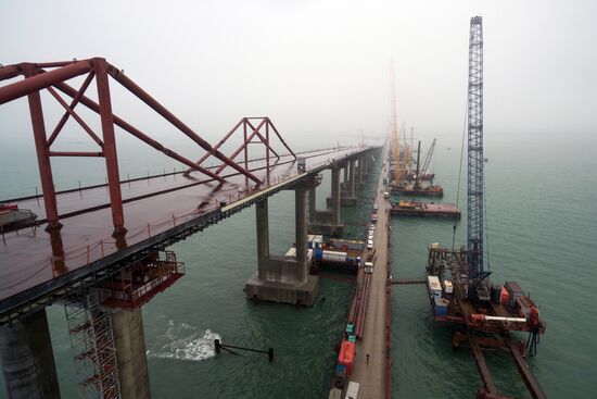 Crimean Bridge under construction