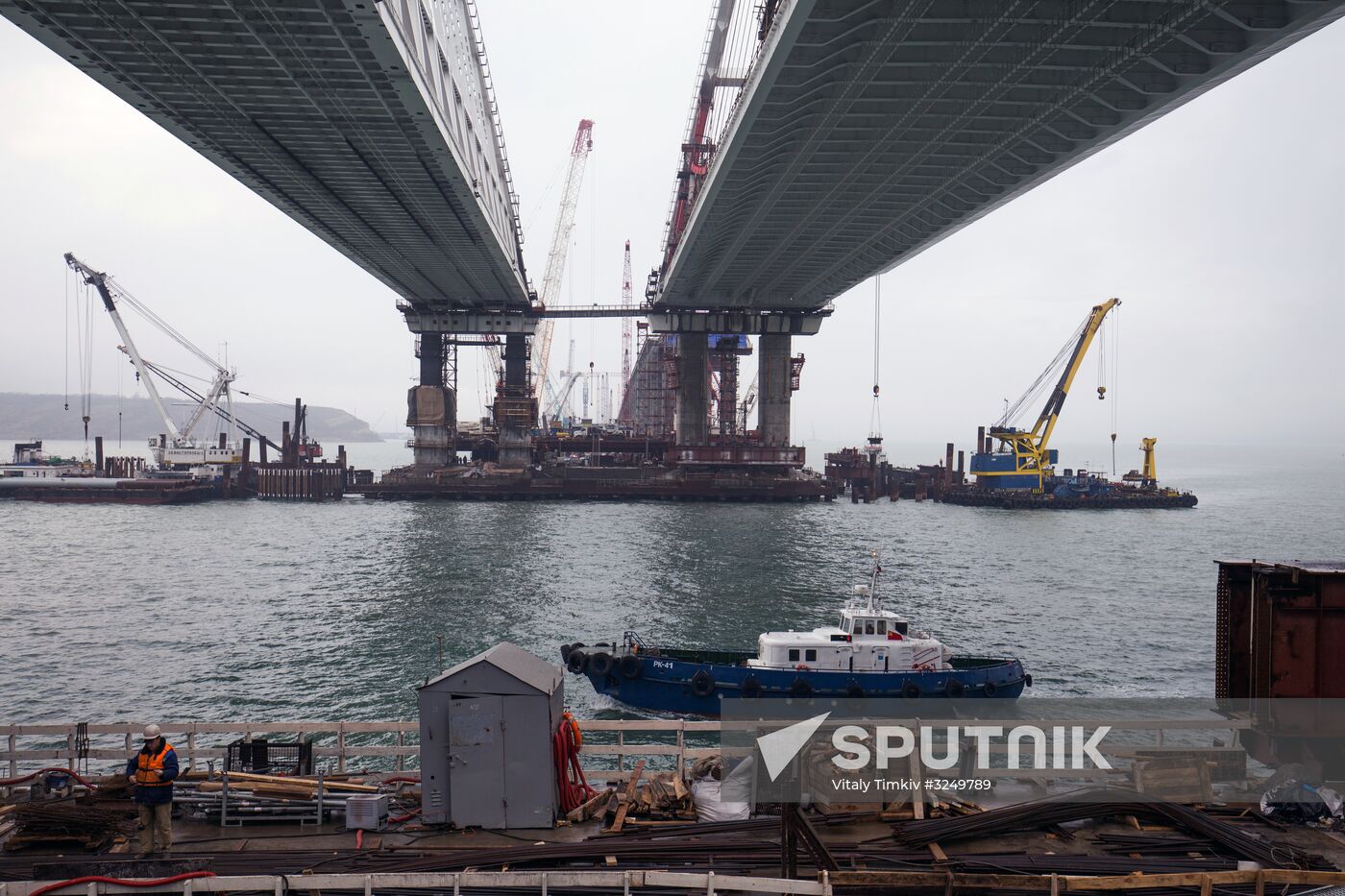 Crimean Bridge under construction