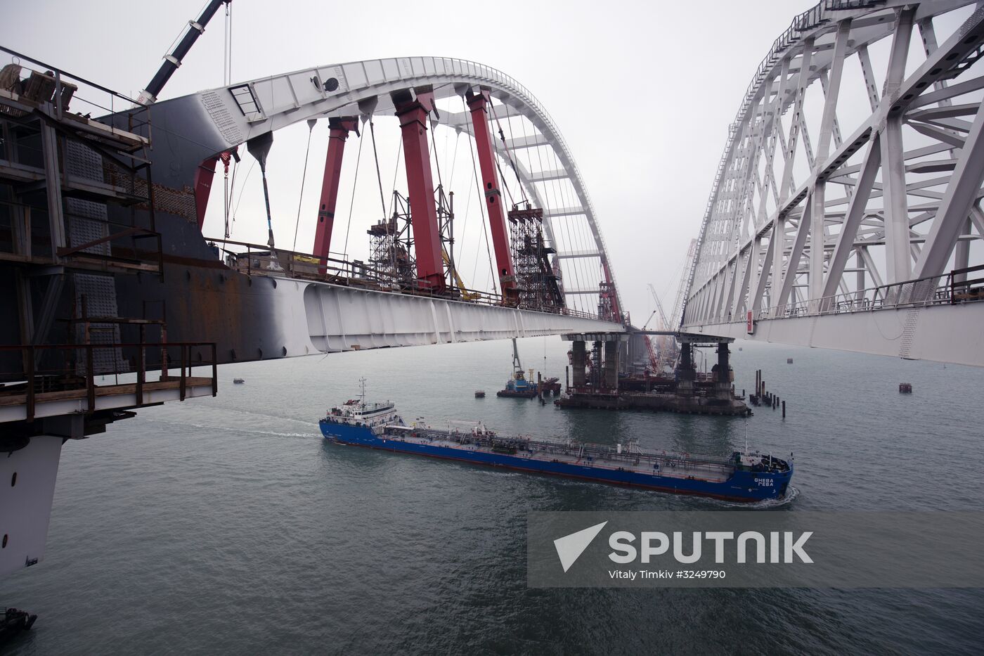 Crimean Bridge under construction