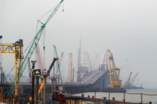 Crimean Bridge under construction