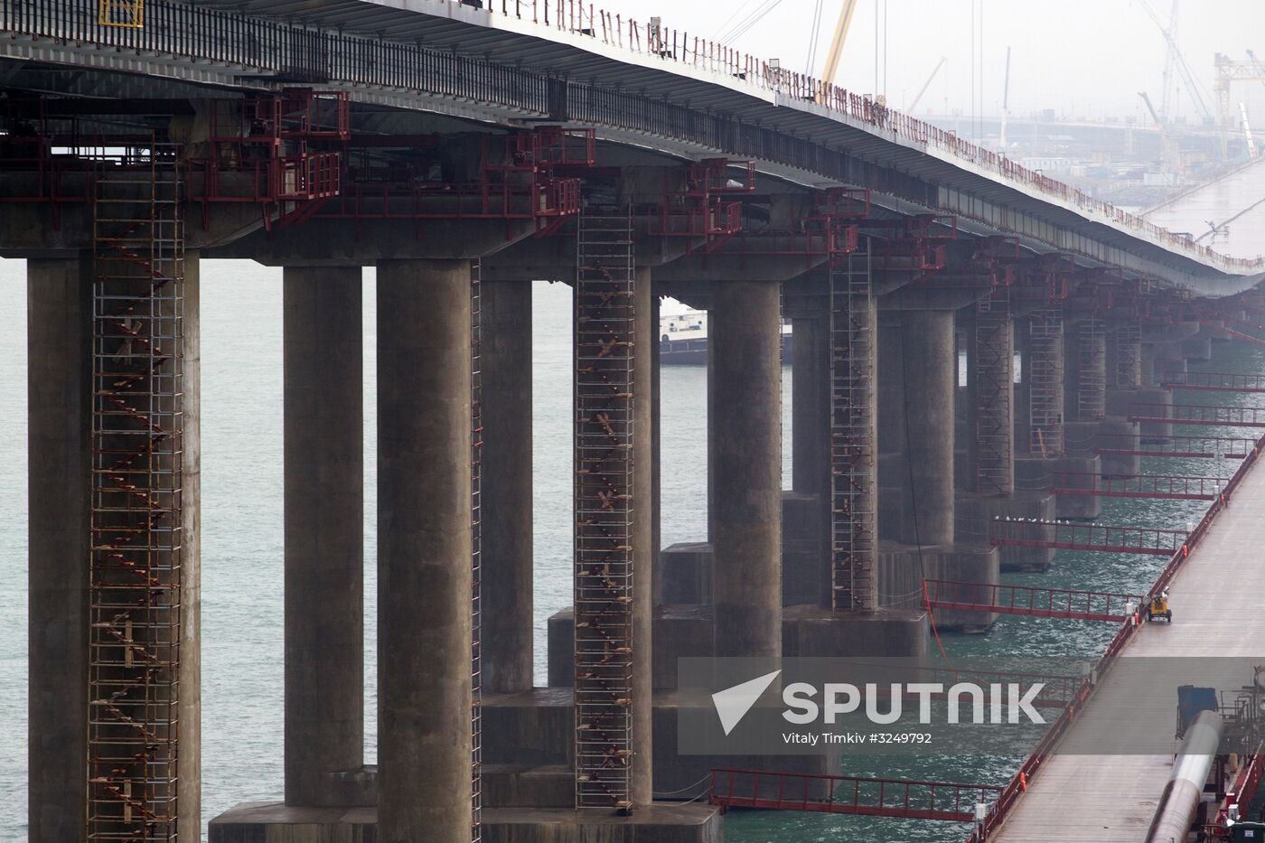 Crimean Bridge under construction