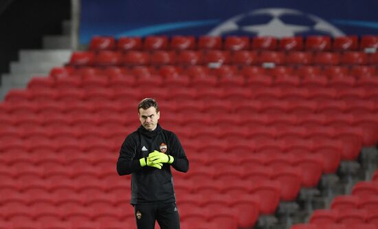 Football. Champions League. CSKA's training session
