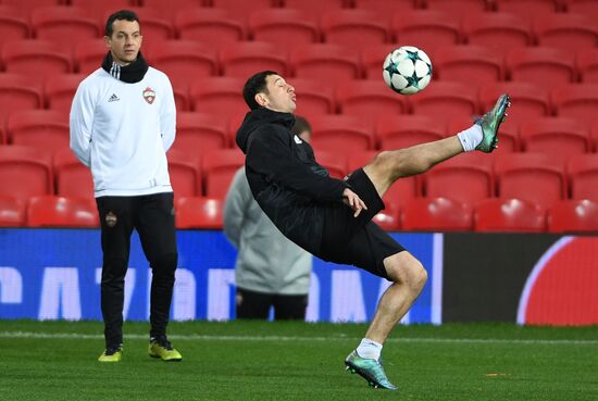 Football. Champions League. CSKA's training session