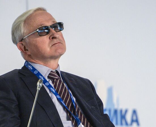 7th International Forum Arctic: Today and the Future. Day two