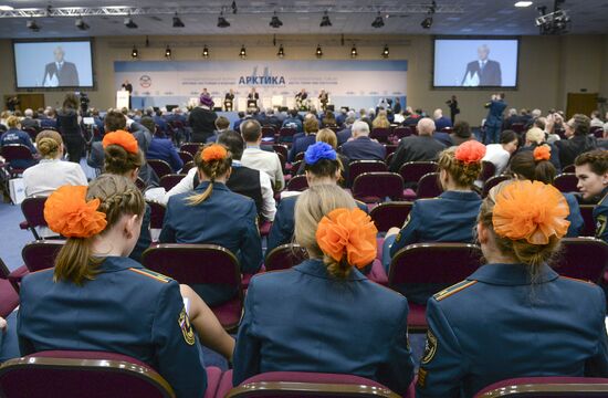 7th International Forum Arctic: Today and the Future. Day two