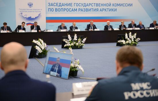 7th International Forum Arctic: Today and the Future. Day two