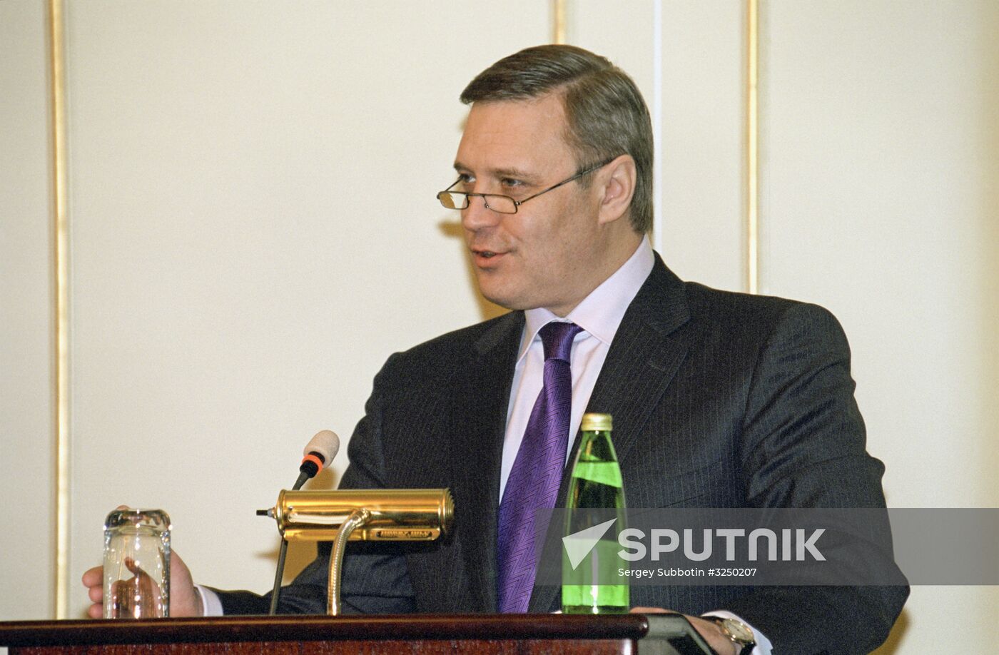 Russian Prime Minister Mikhail Kasyanov visits Romania