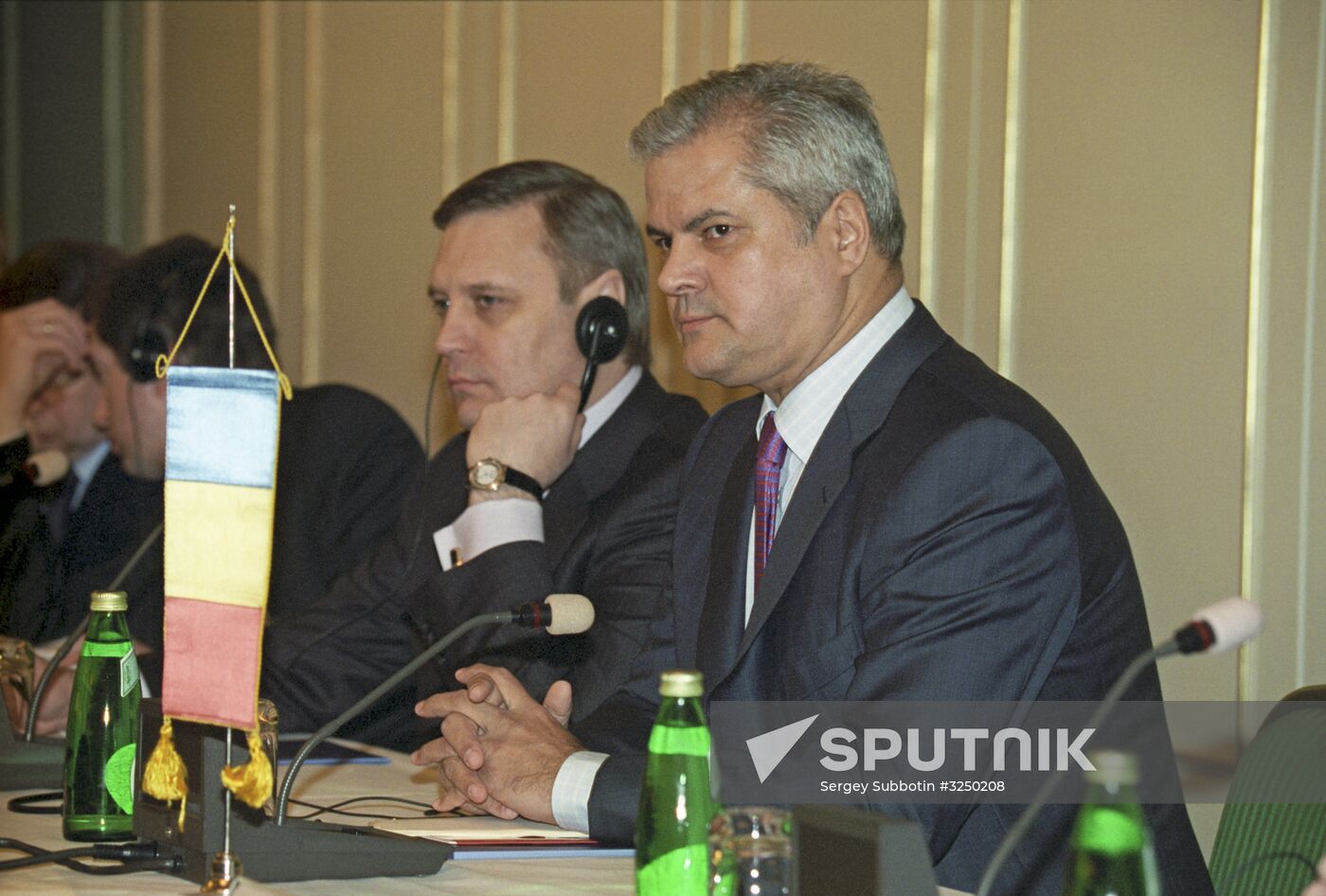 Russian Prime Minister Mikhail Kasyanov visits Romania