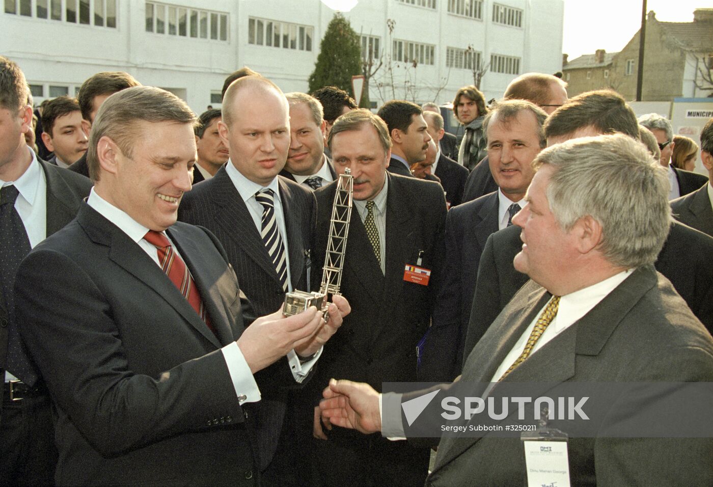 Russian Prime Minister Mikhail Kasyanov visits Romania