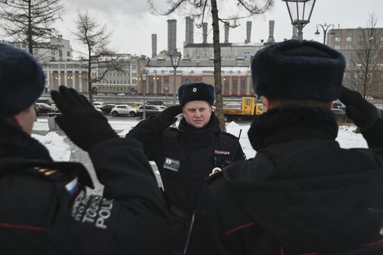 Tourist police units patrol central Moscow