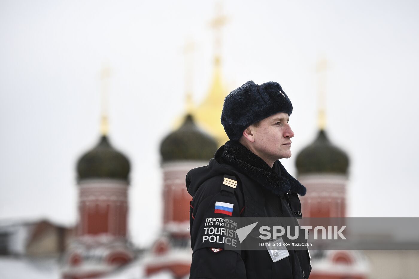 Tourist police units patrol central Moscow