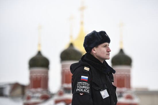 Tourist police units patrol central Moscow