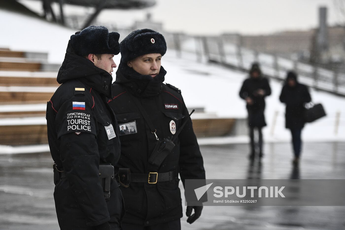 Tourist police units patrol central Moscow