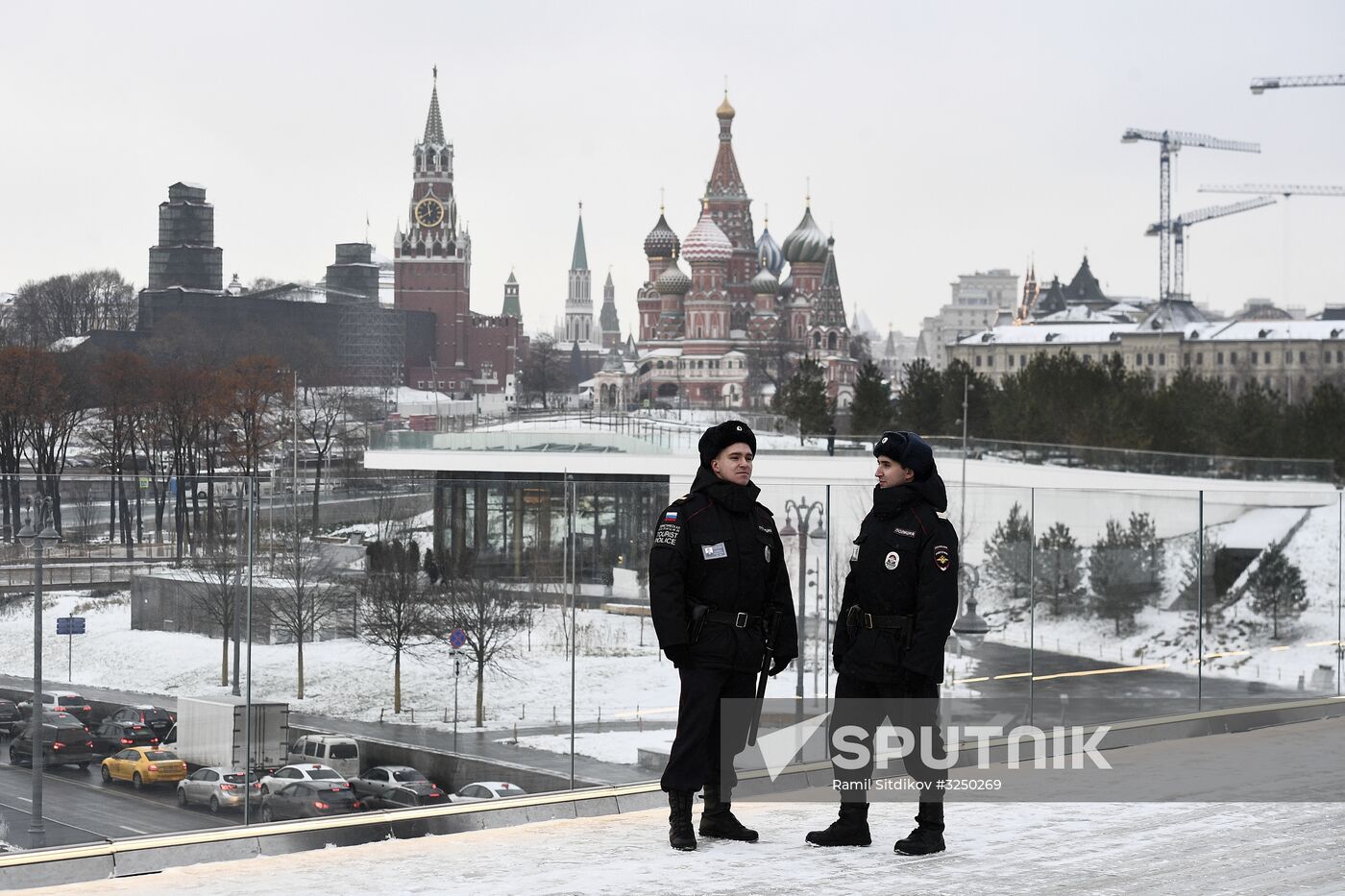 Tourist police units patrol central Moscow
