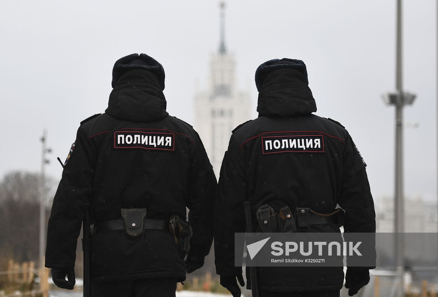 Tourist police units patrol central Moscow