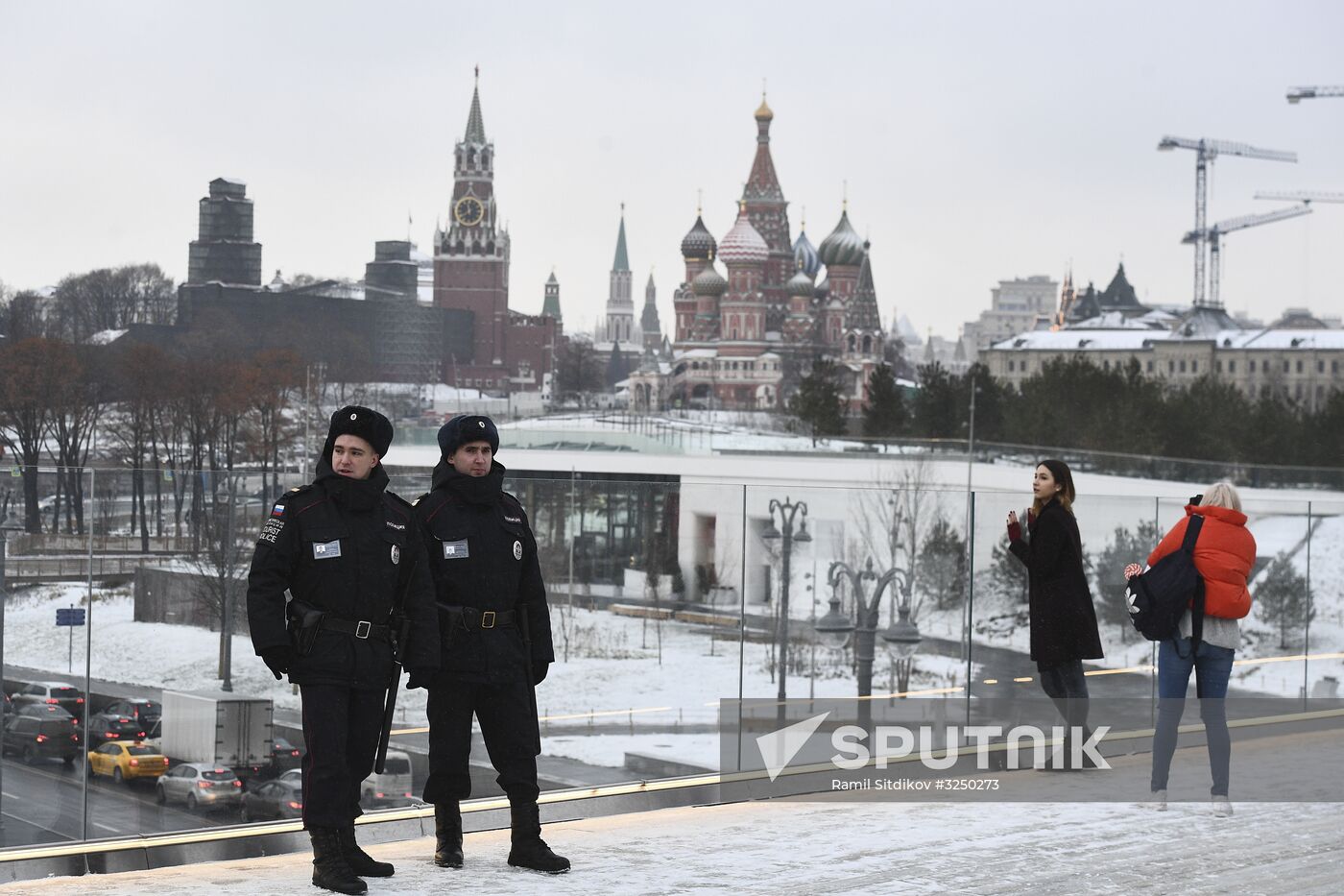 Tourist police units patrol central Moscow