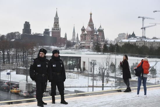 Tourist police units patrol central Moscow