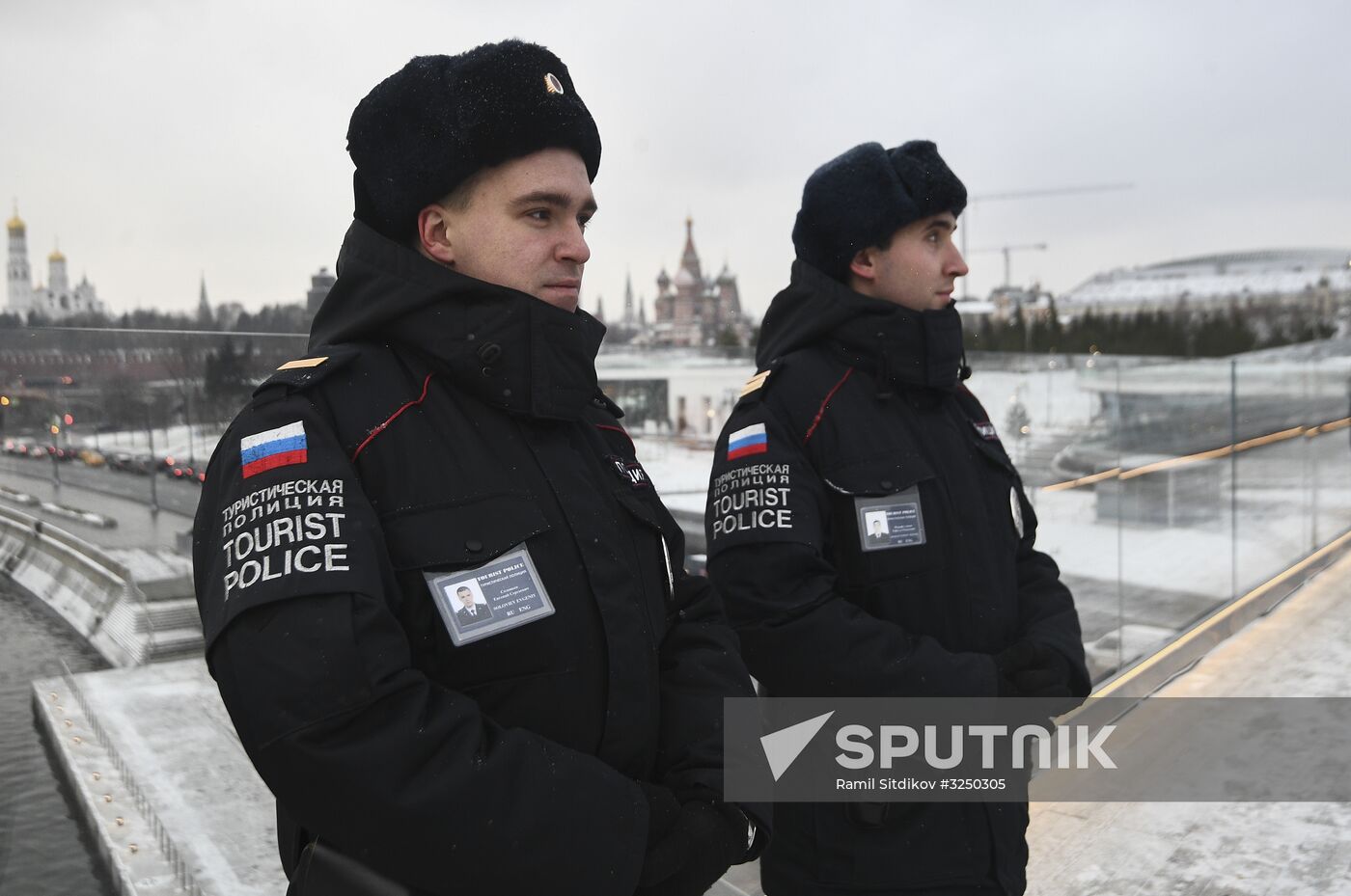 Tourist police units patrol central Moscow