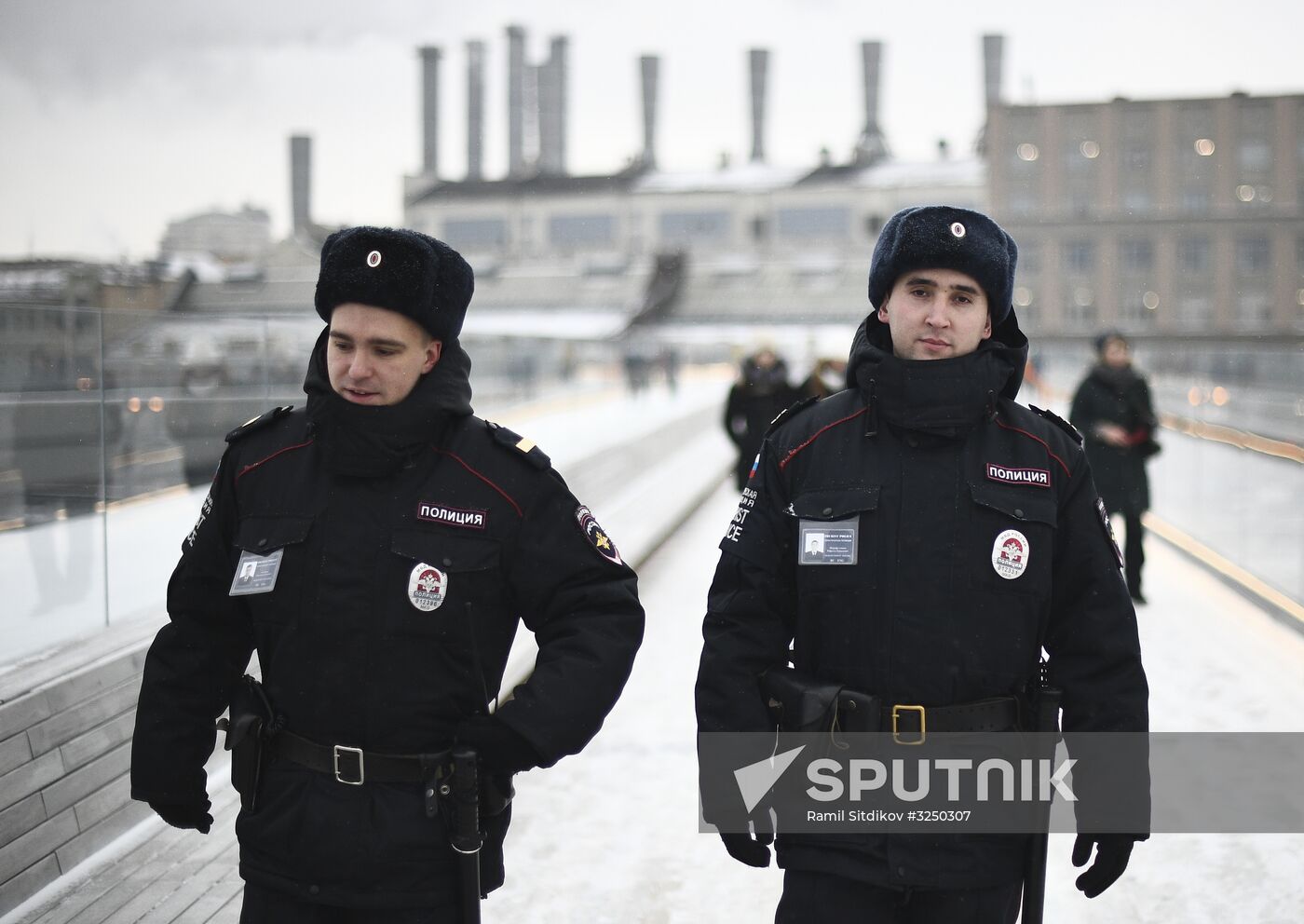 Tourist police units patrol central Moscow