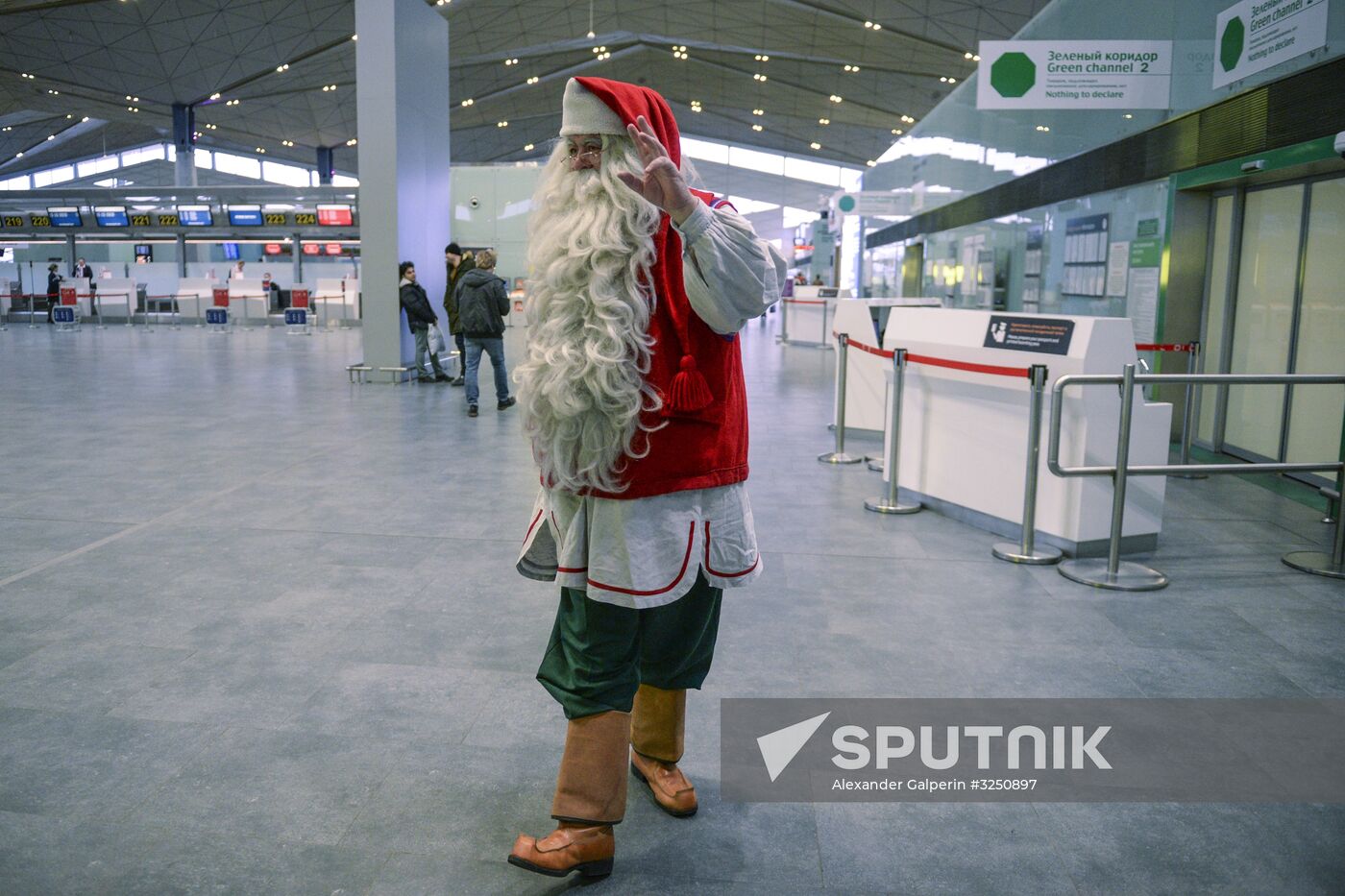 Finland's Joulupukki visits St. Petersburg