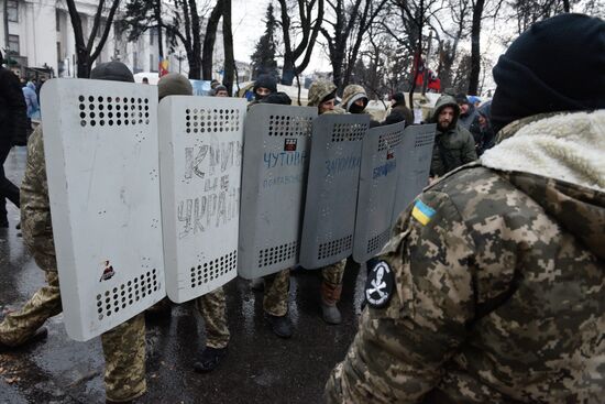 Supporters of Mikheil Saakashvili set up tent camp in the center of Kiev