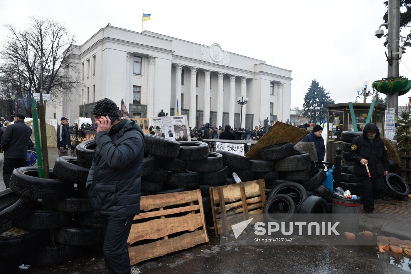 Supporters of Mikheil Saakashvili set up tent camp in the center of Kiev