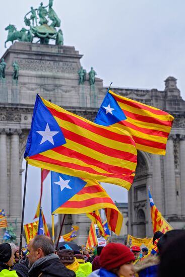 Catalans rally in Brussels in support of Carles Puigdemont